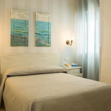 Hostal Patio Andaluz ปุนตาอุมเบรีย ภายนอก รูปภาพ