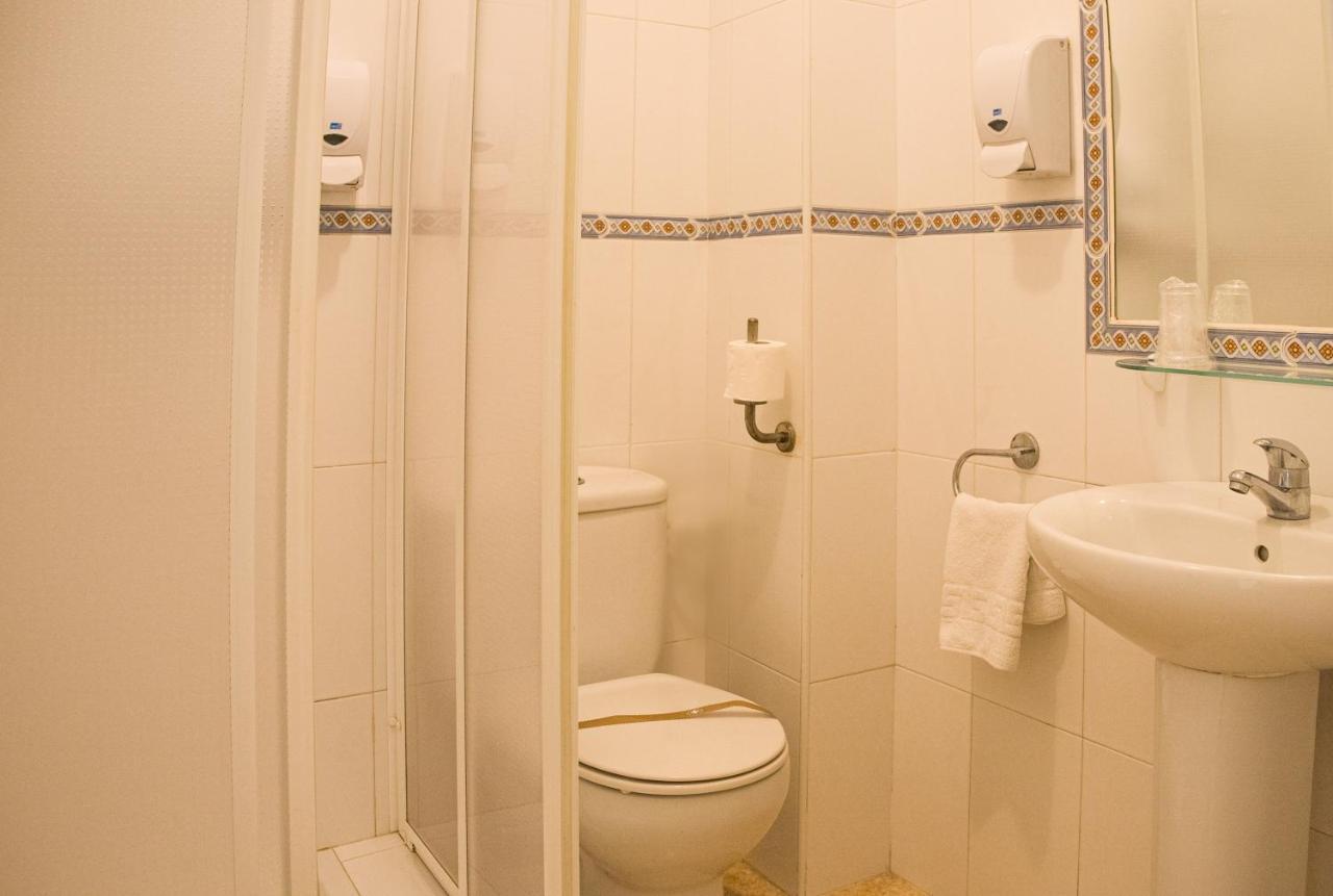 Hostal Patio Andaluz ปุนตาอุมเบรีย ภายนอก รูปภาพ