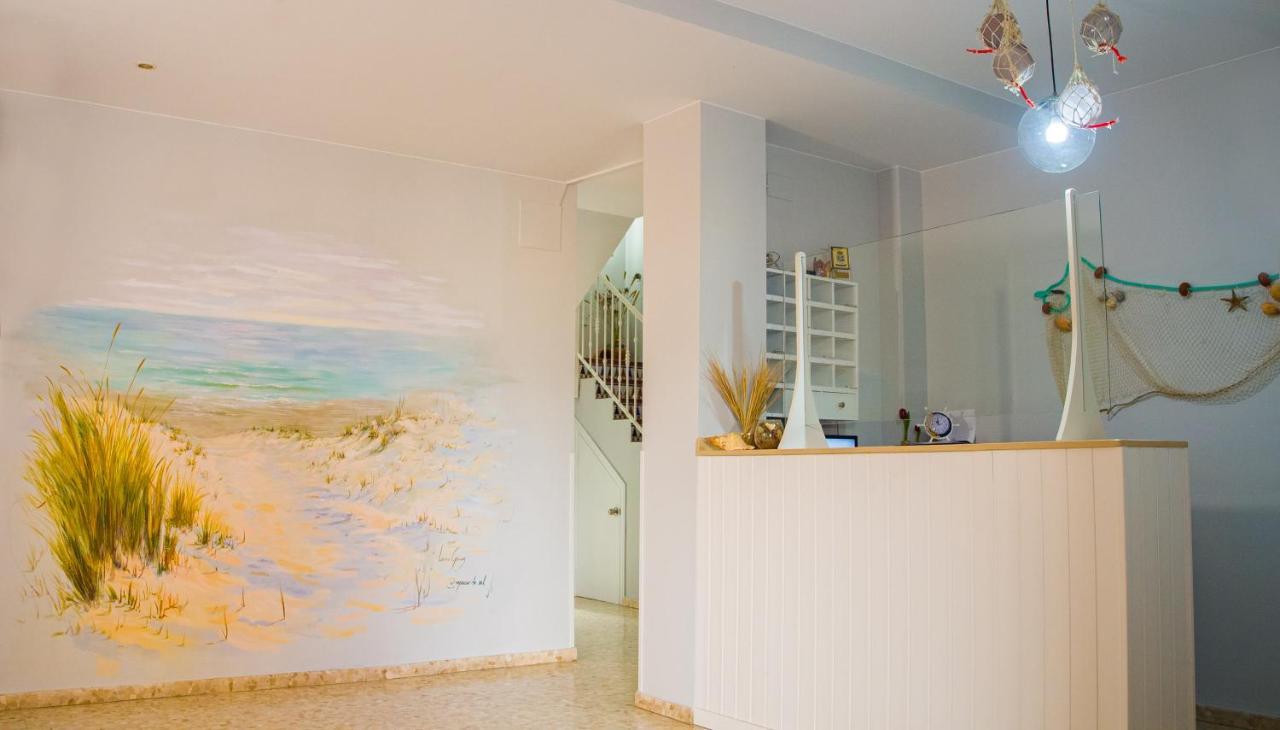 Hostal Patio Andaluz ปุนตาอุมเบรีย ภายนอก รูปภาพ